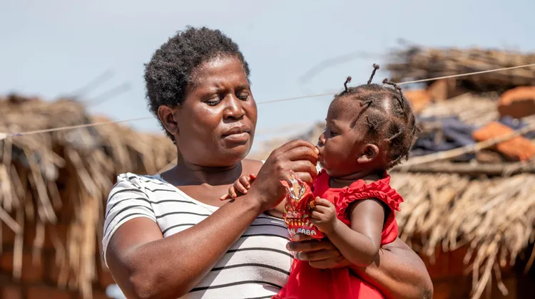 Photo of Mother, Enia Nkhoma and her youngest daughter, Mwayi, In Kasungu, Malawi