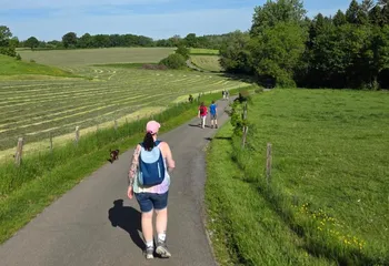 Image d'illustration pour Her Walk - Team Lekker met de meiden wandelen.
