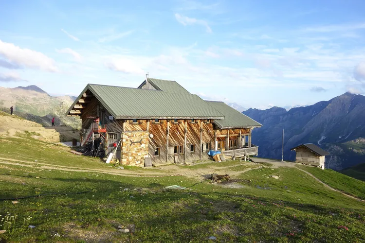 Vue actuelle du refuge depuis le nord-ouest